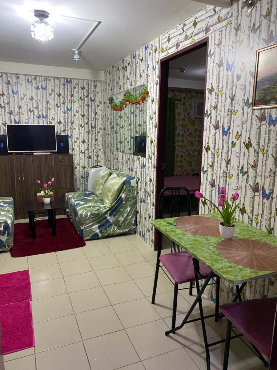 D”Filipina Canadian Staycation - Housity