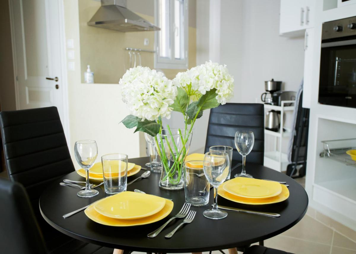 Praxitelis Luxury Apartments - Housity