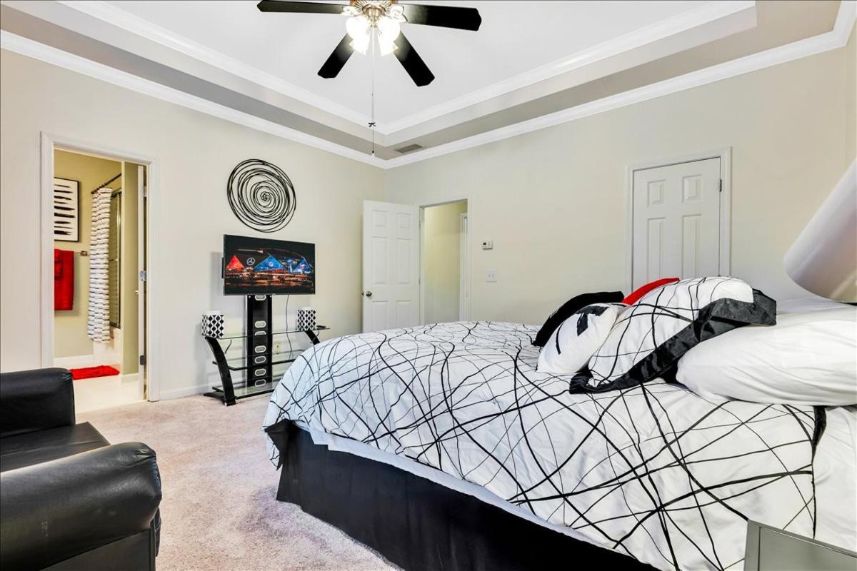 Atlanta Private Master Bedroom Private Bathroom Suite-Charming Home mins from Atlanta's Attractions - Housity