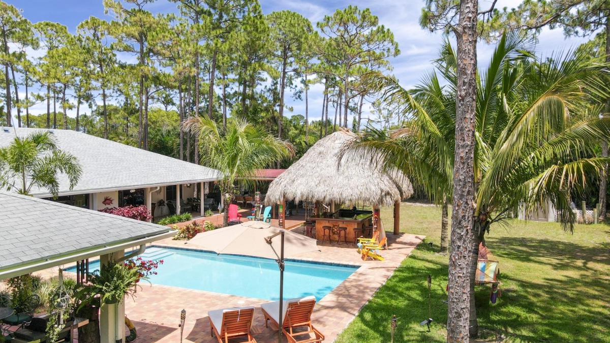 Private Tropical Paradise Guesthouse! - Housity