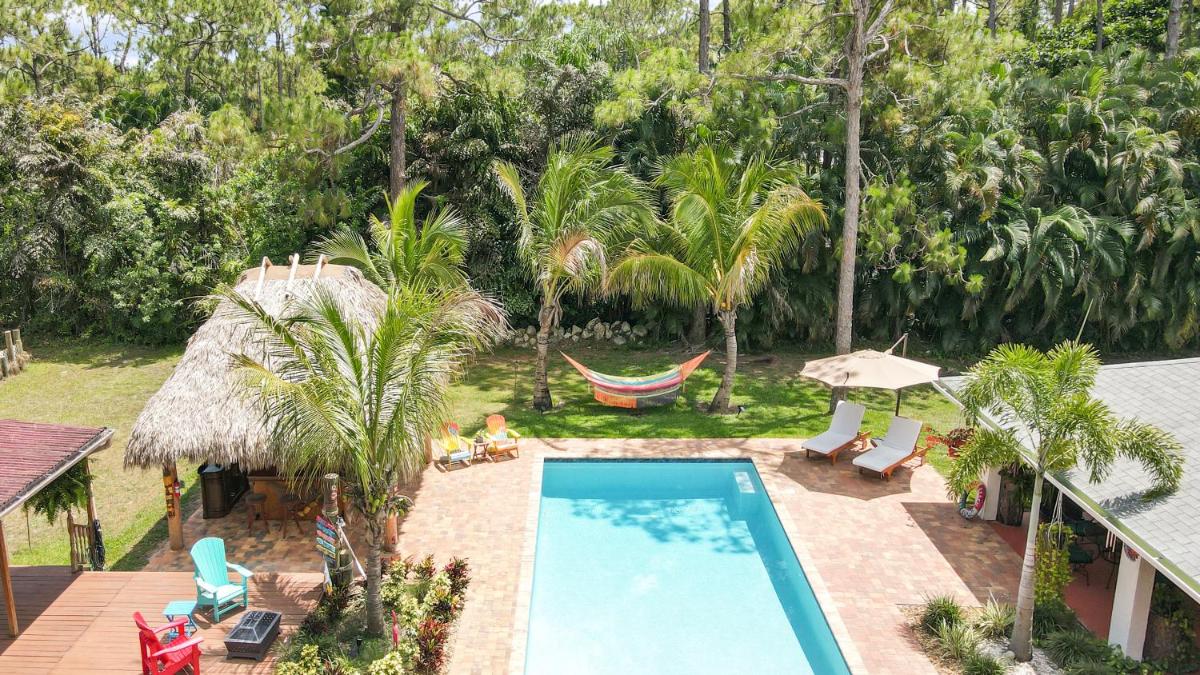 Private Tropical Paradise Guesthouse! - Housity