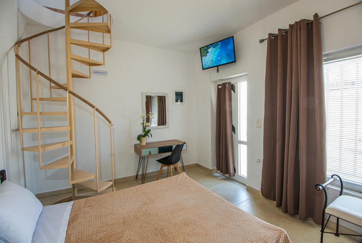 Elounda Square Home - Housity