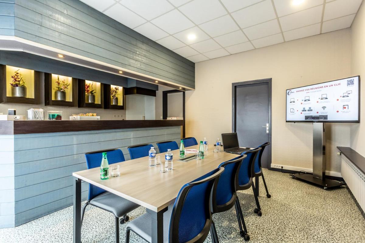 Hôtel The Originals Access - proche centre-ville - Gare - Housity