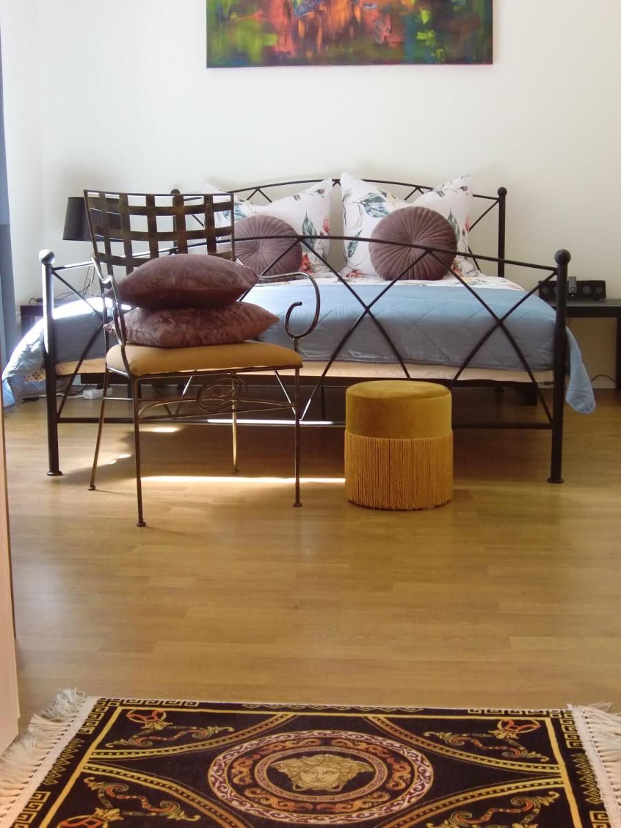 Künstler-Villa Ambrosian Apartment Magnolia - Housity