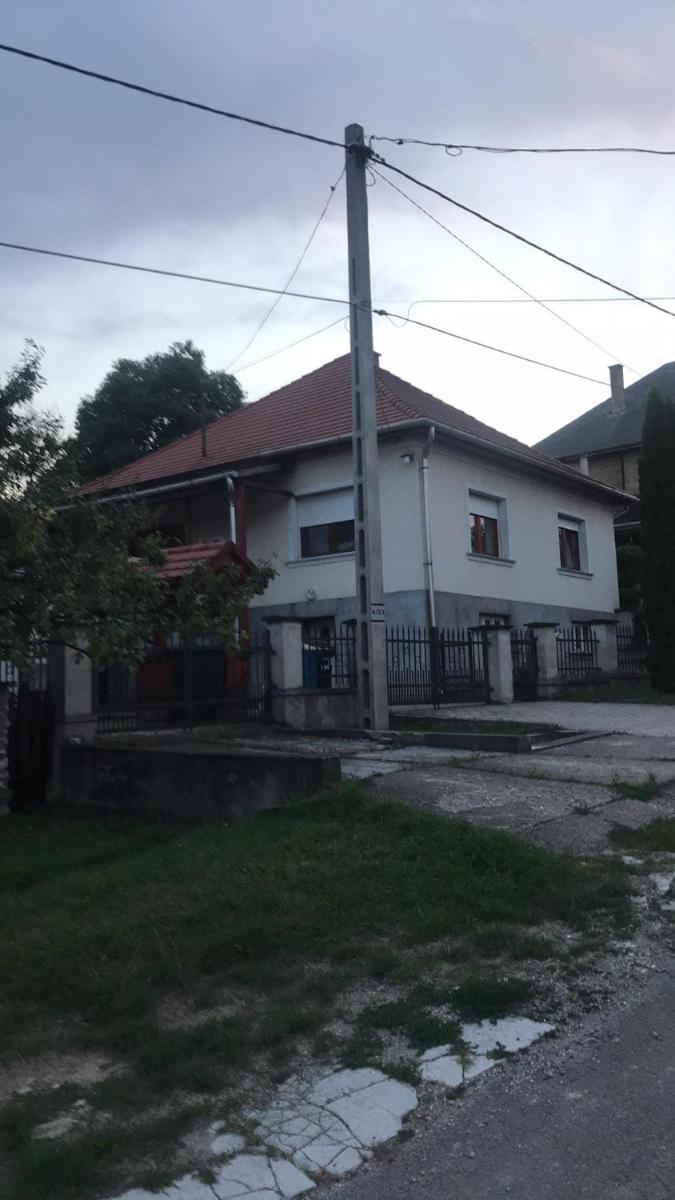 Jóbarát vendégház - Housity
