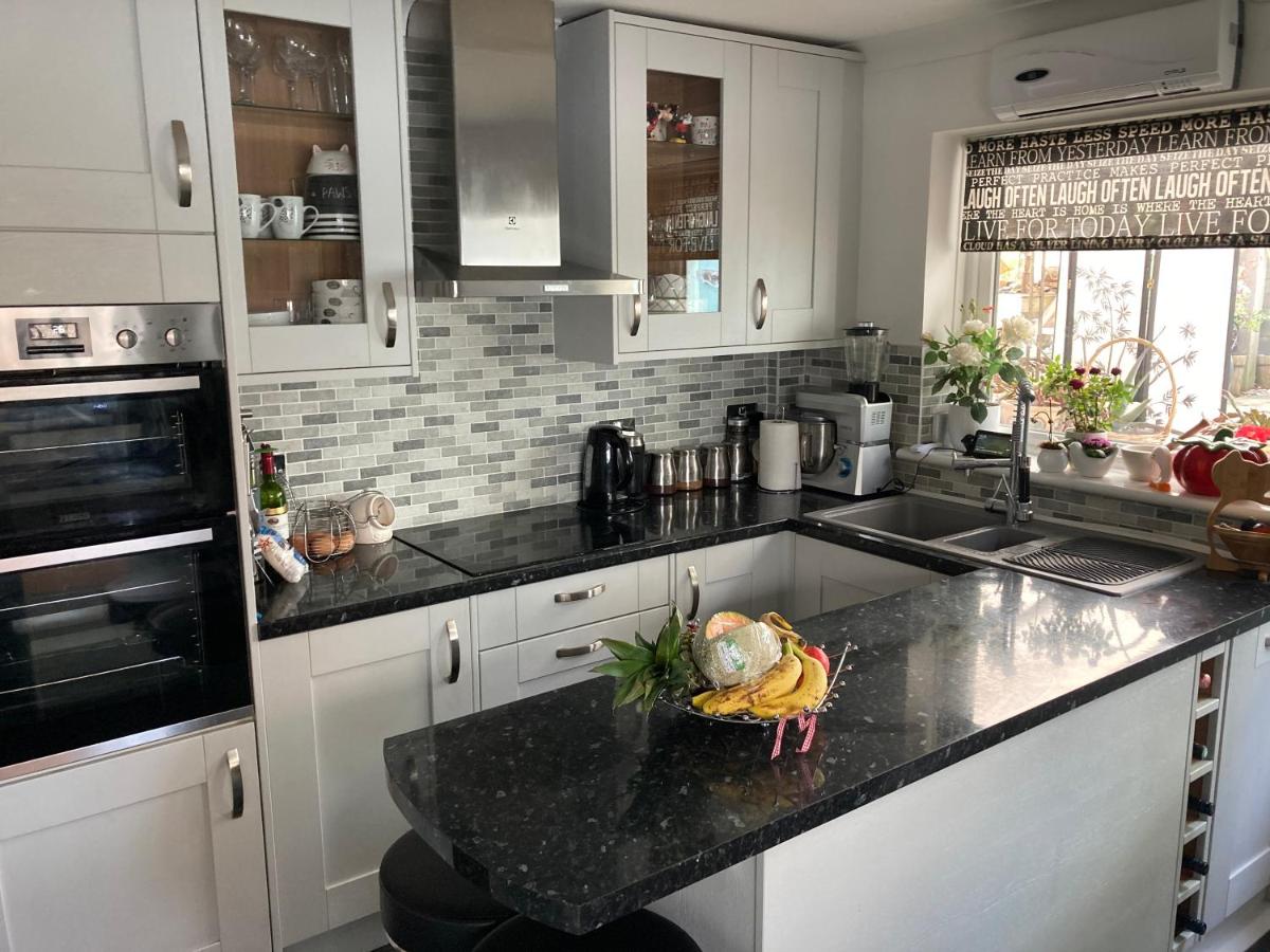 Cosy twin room with private bathroom - Housity