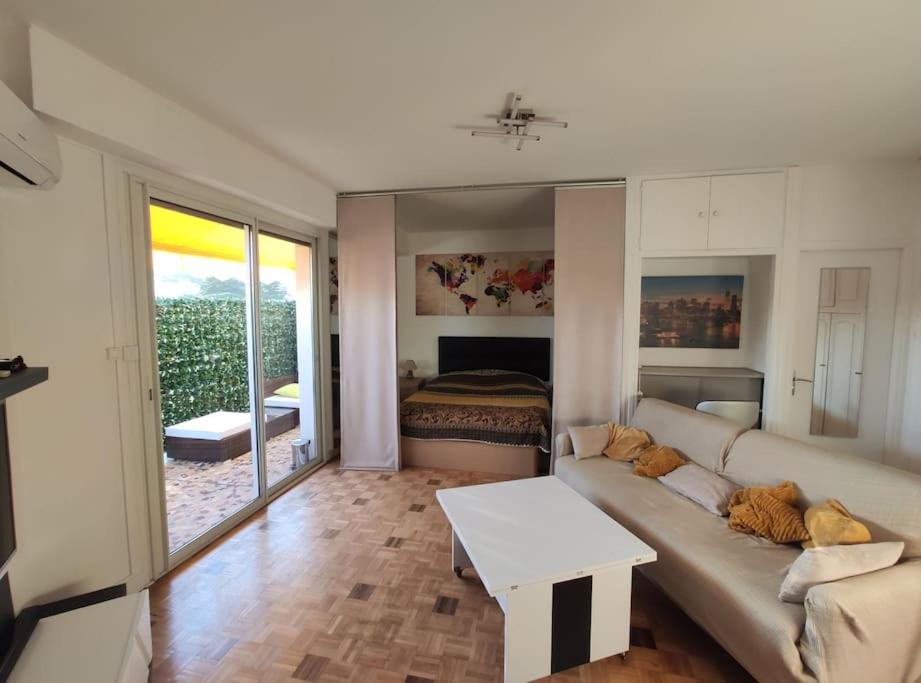 Studio terrasse vue mer à 1min de la plage et tram - Housity
