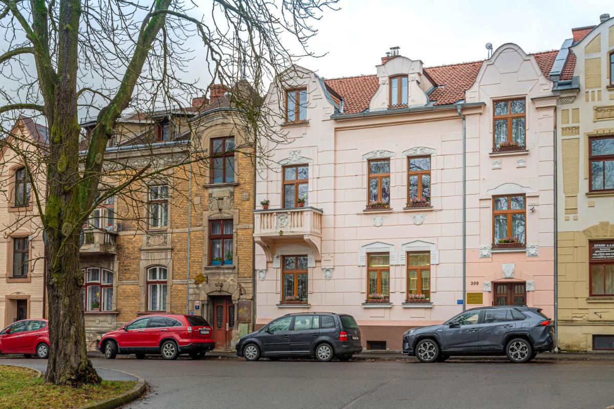 Nadstandardní luxusní apartmán v centru České Lípy - Housity