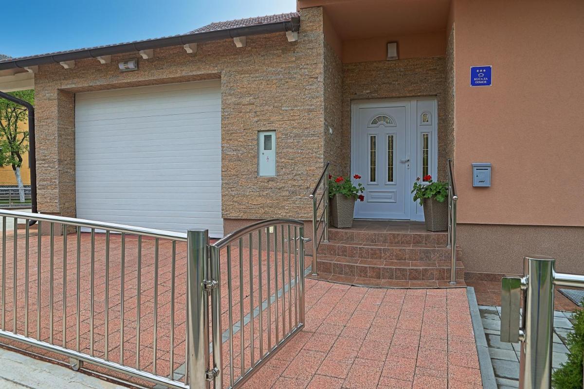 Holiday House Lana - Housity