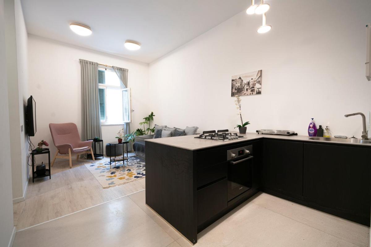Montefiore Luxury Apartment By Nimizz - Housity