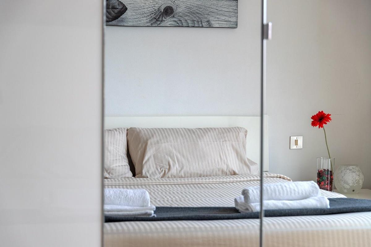 Suite 17 Monza centro,Milano centro,netflix - Housity