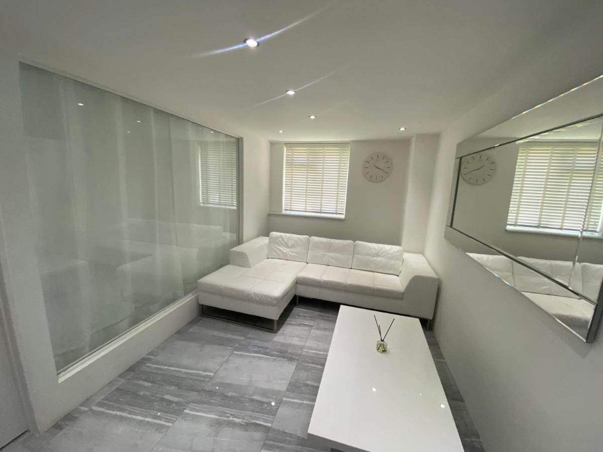 Luxurious high spec 1 bedroom apartment in London - Housity