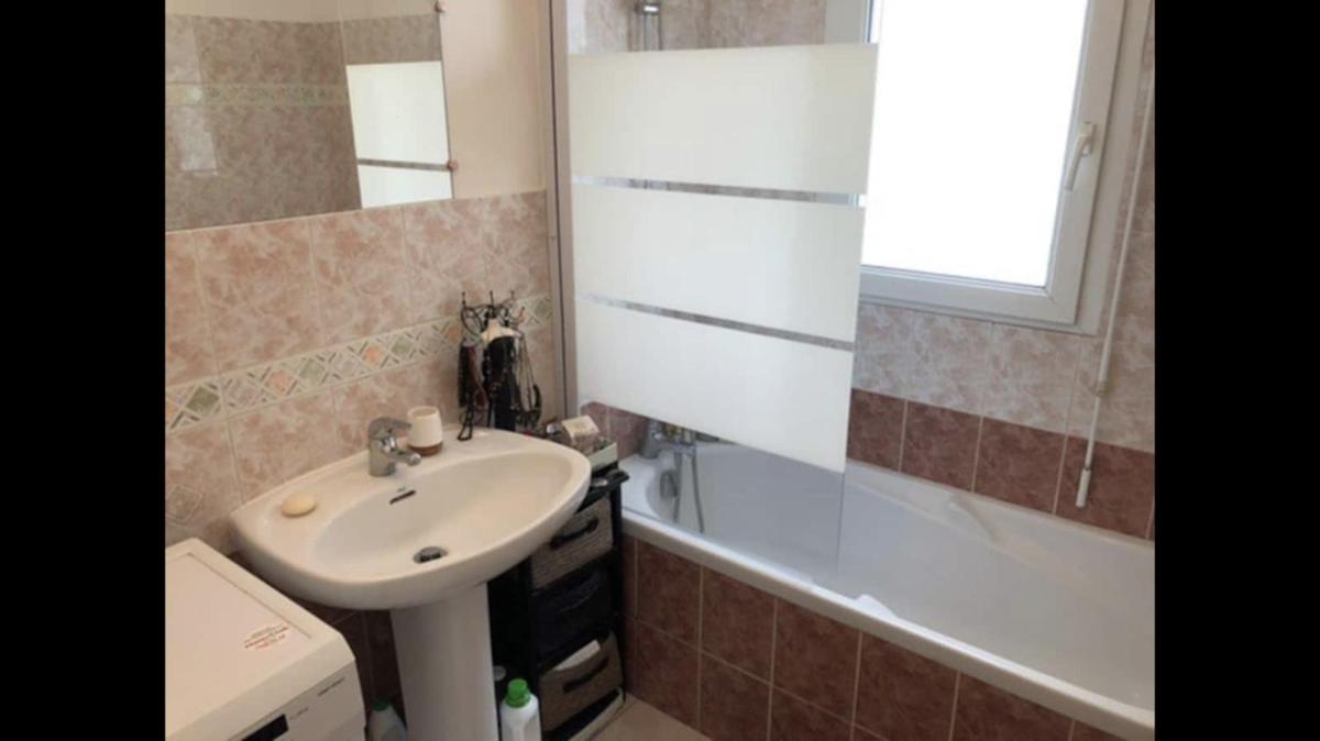 Charmant T2 de 45m2 - parking privé - terrasse- linge inclu- Proche Vannes - Housity