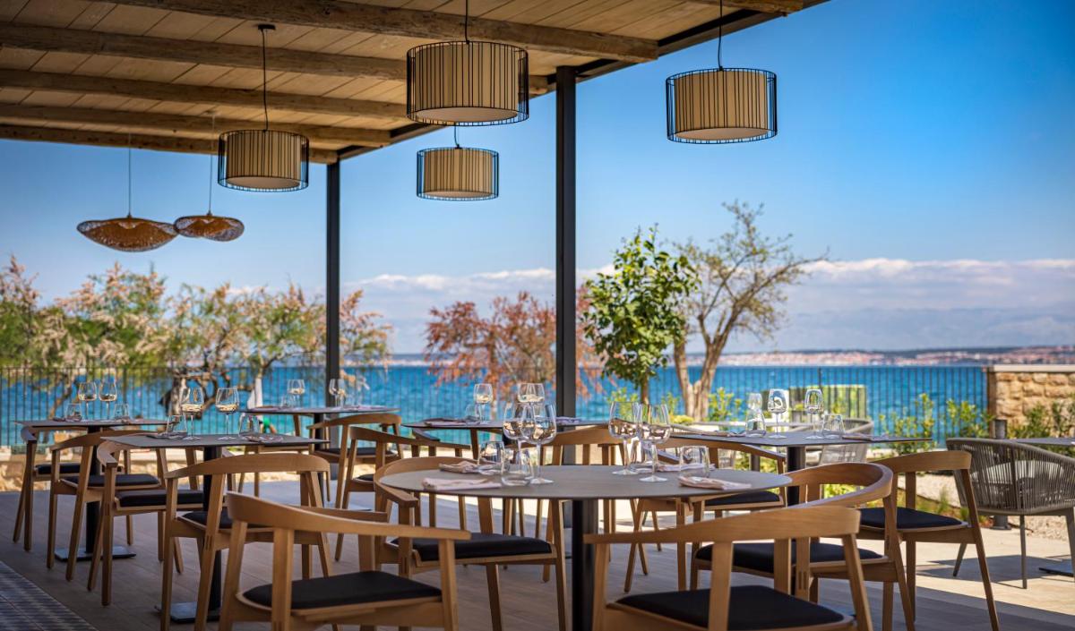 DUNATOVI DVORI Heritage Hotel - Housity
