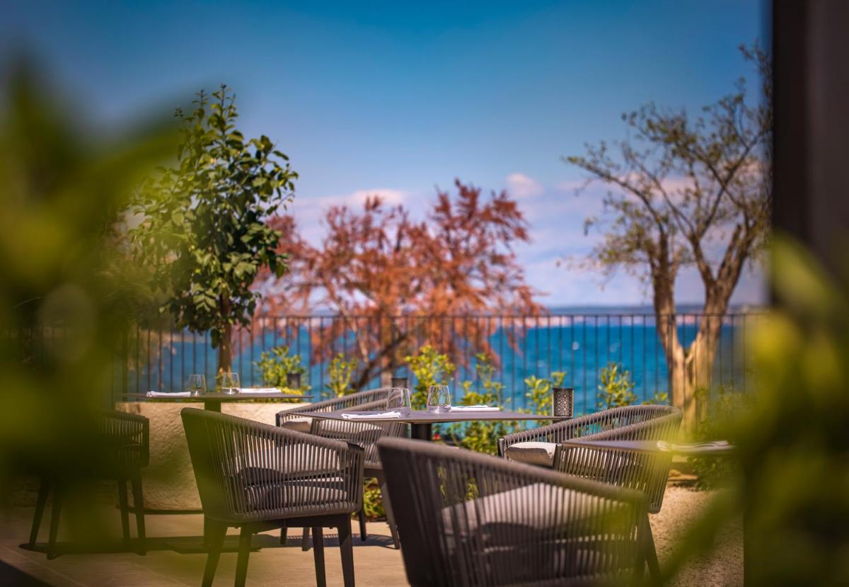 DUNATOVI DVORI Heritage Hotel - Housity