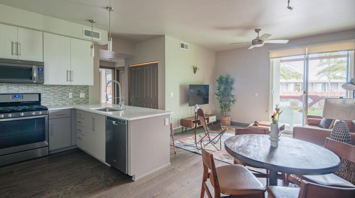 WanderJaunt - The Standard - Housity