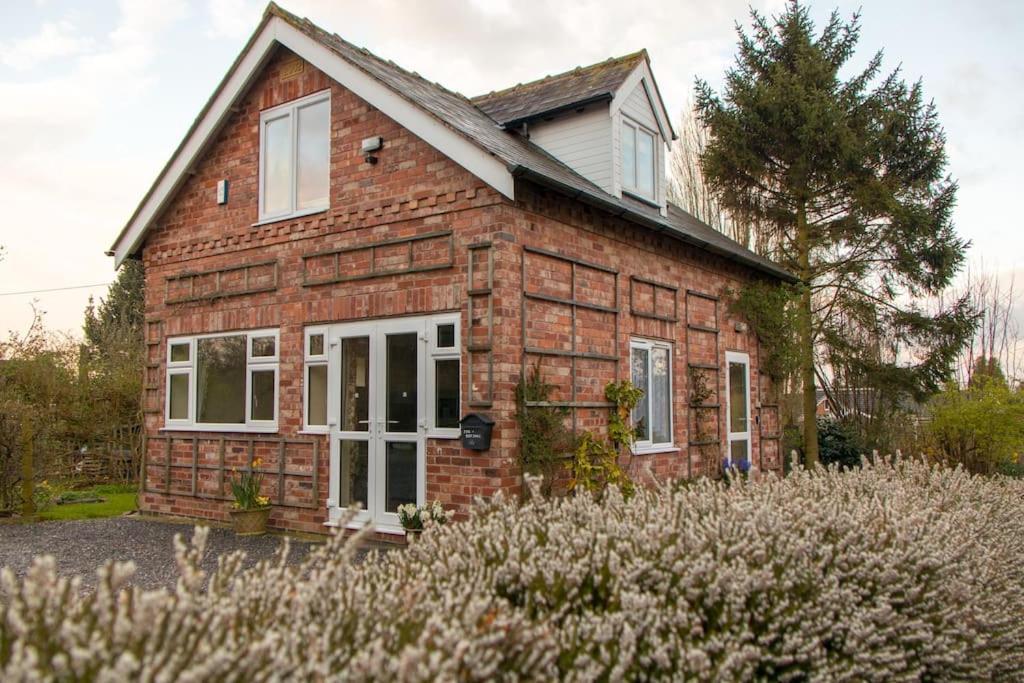Highfield Cottage - Housity