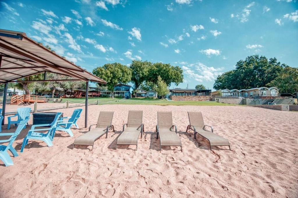 Sandy Shores Vacation Home - Housity