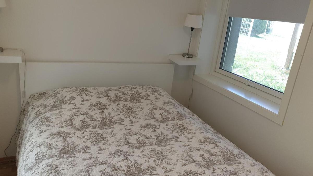 Modern basement apartments Stavanger, Sola airport, Kjerag, Preikestolen - Housity