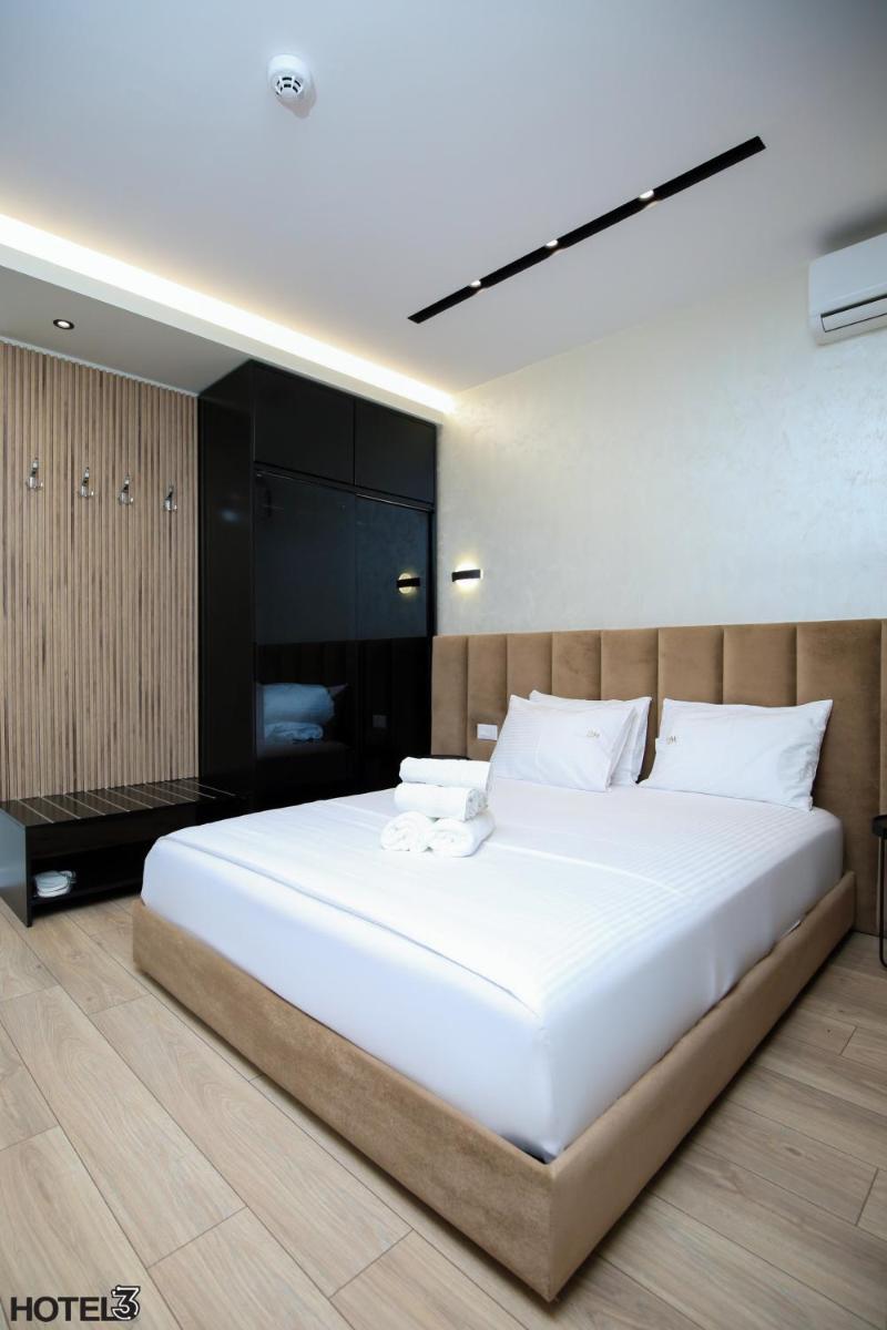 Hotel Three - Housity