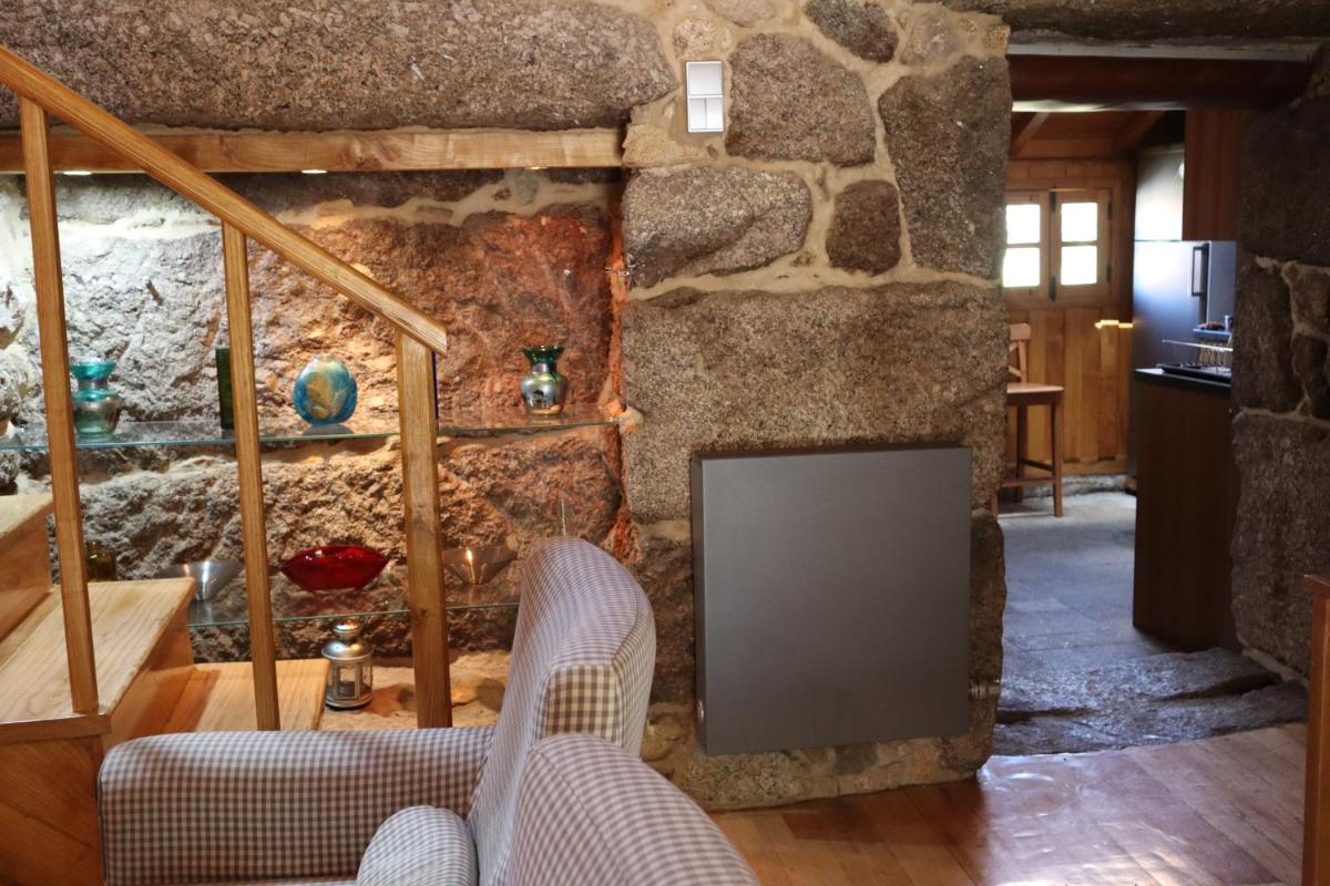 Comfortable rural cottage in ancient village in the Douro region - Housity