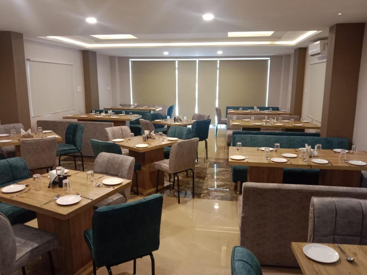 Hotel Mumbai House-LIG Behind CHL Hospital - Housity