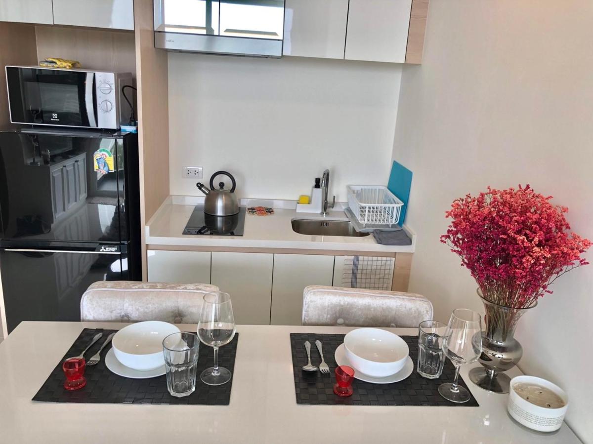 Beachfront Bang Saray By RoomQuest Hotel - Housity