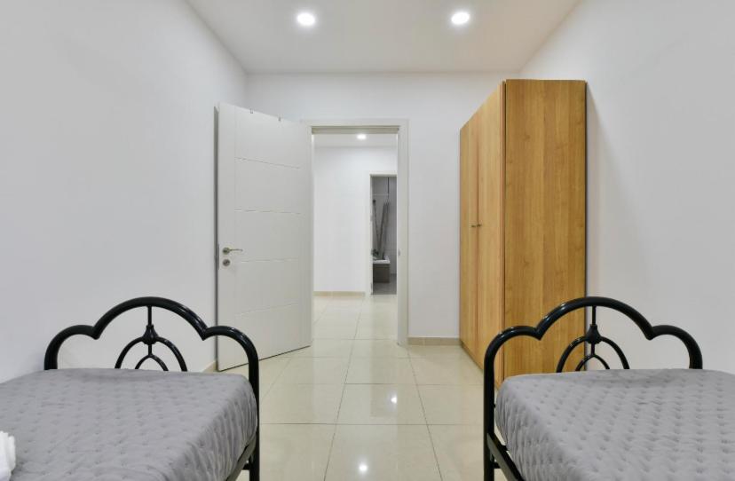Sea view apartment - Housity