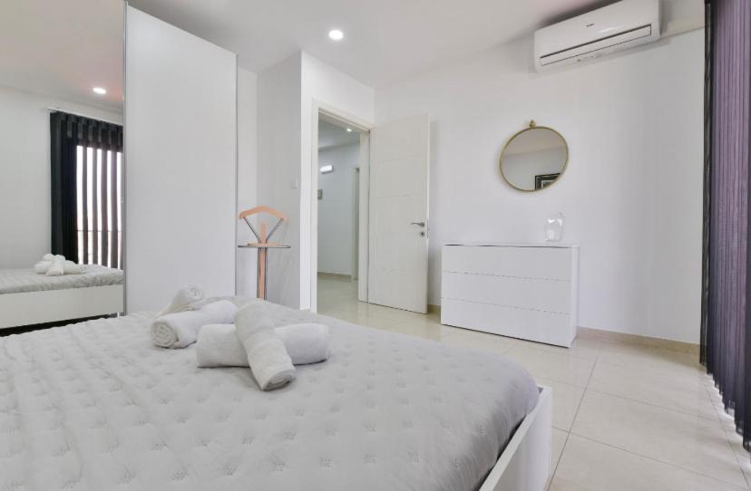 Sea view apartment - Housity