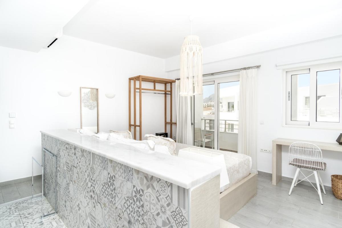 Cyano Hotel - Housity