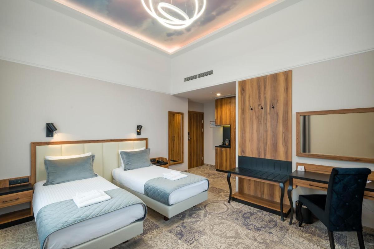 Sky Hotel Kraków - Hizvo