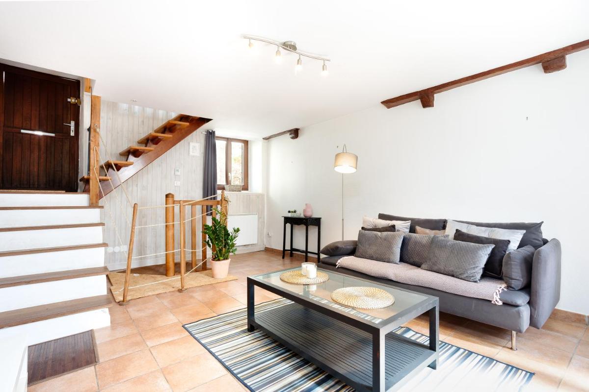 Cosy Montigny - Maison plein cœur de village - Housity