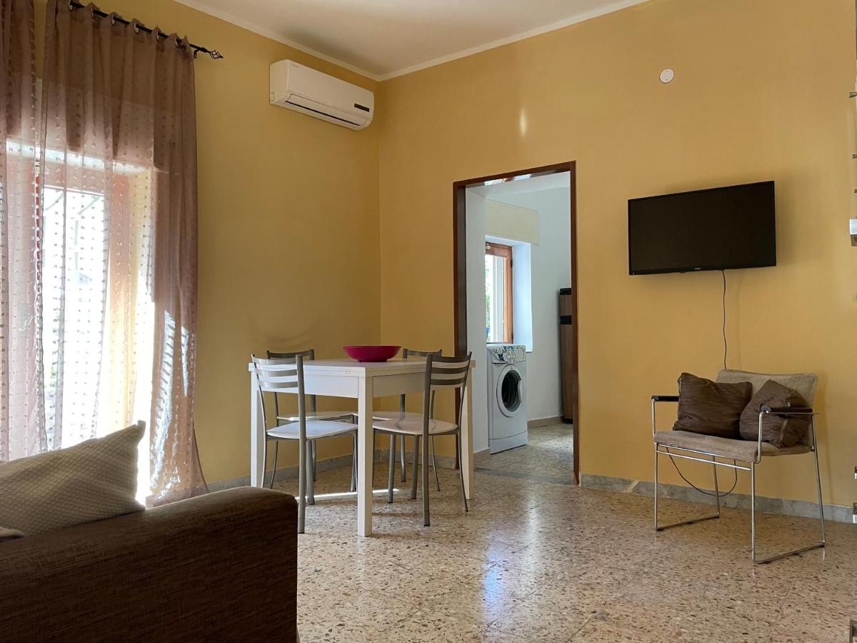 Luigi's House - Housity