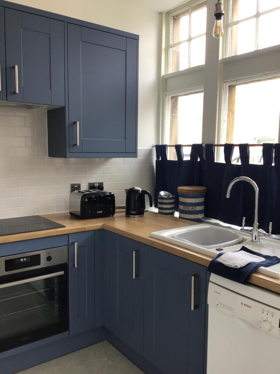 The Store, harbour holiday cottage - Housity