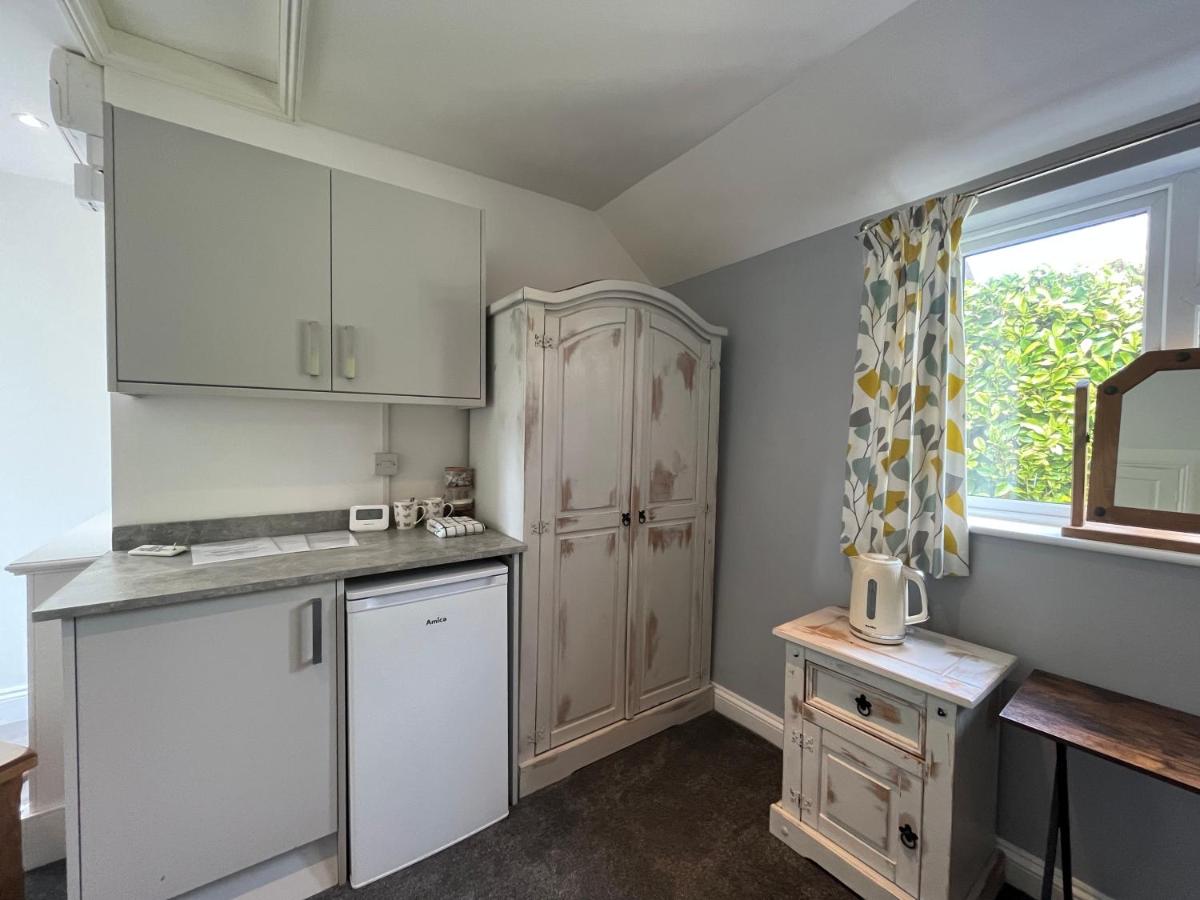 The Ship Inn - Self Catering Accommodation - Housity