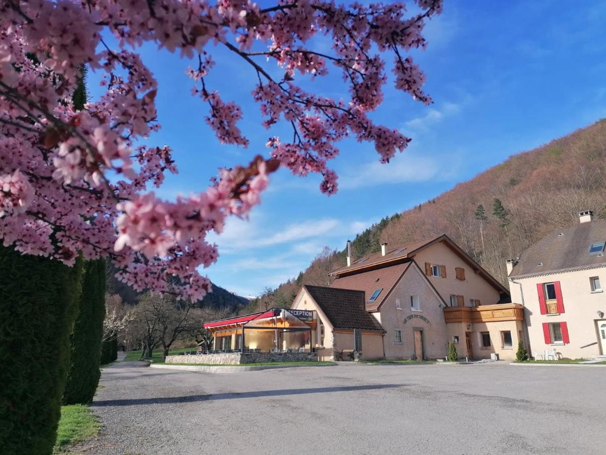 Vue générale sur la montagne ou vue sur la montagne depuis l'hôtel