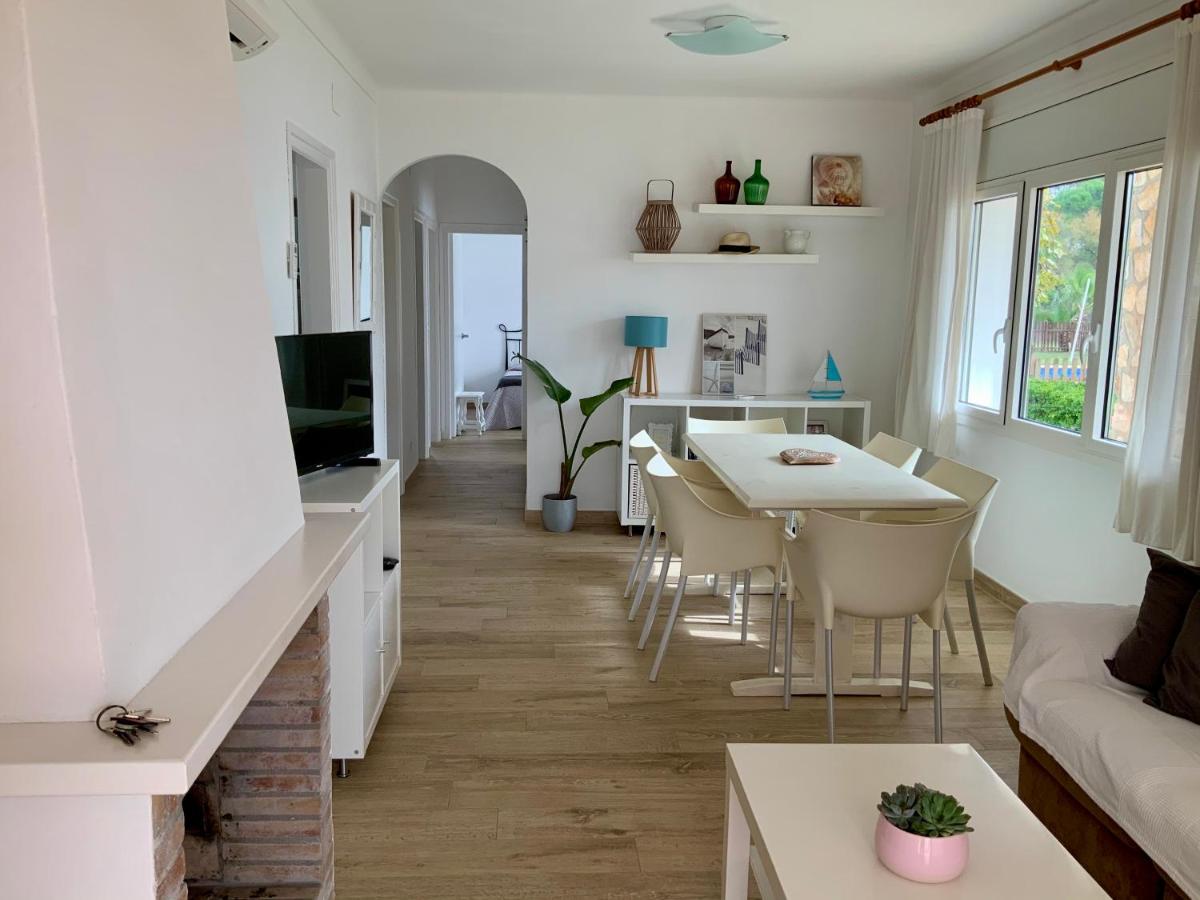 Villa Montserrat 2, Terrace & Pool - Housity