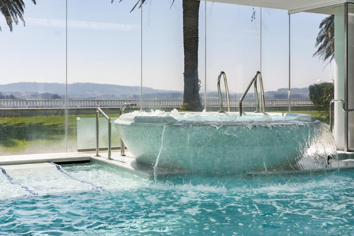 Piscina en o cerca de Eurostars Gran Hotel La Toja