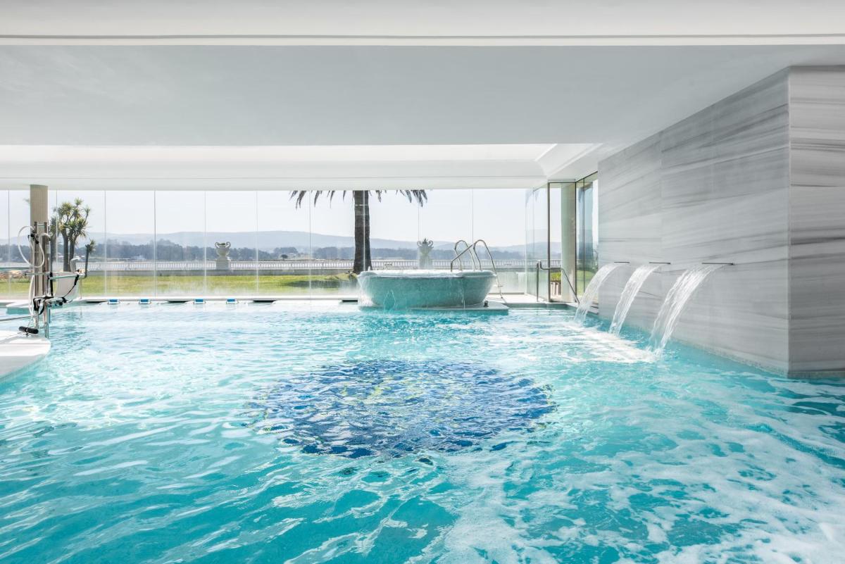 Piscina en o cerca de Eurostars Gran Hotel La Toja