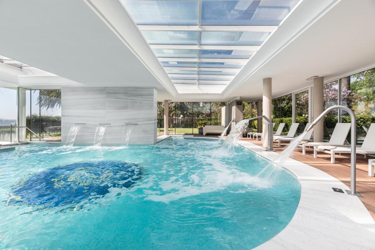 Piscina en o cerca de Eurostars Gran Hotel La Toja