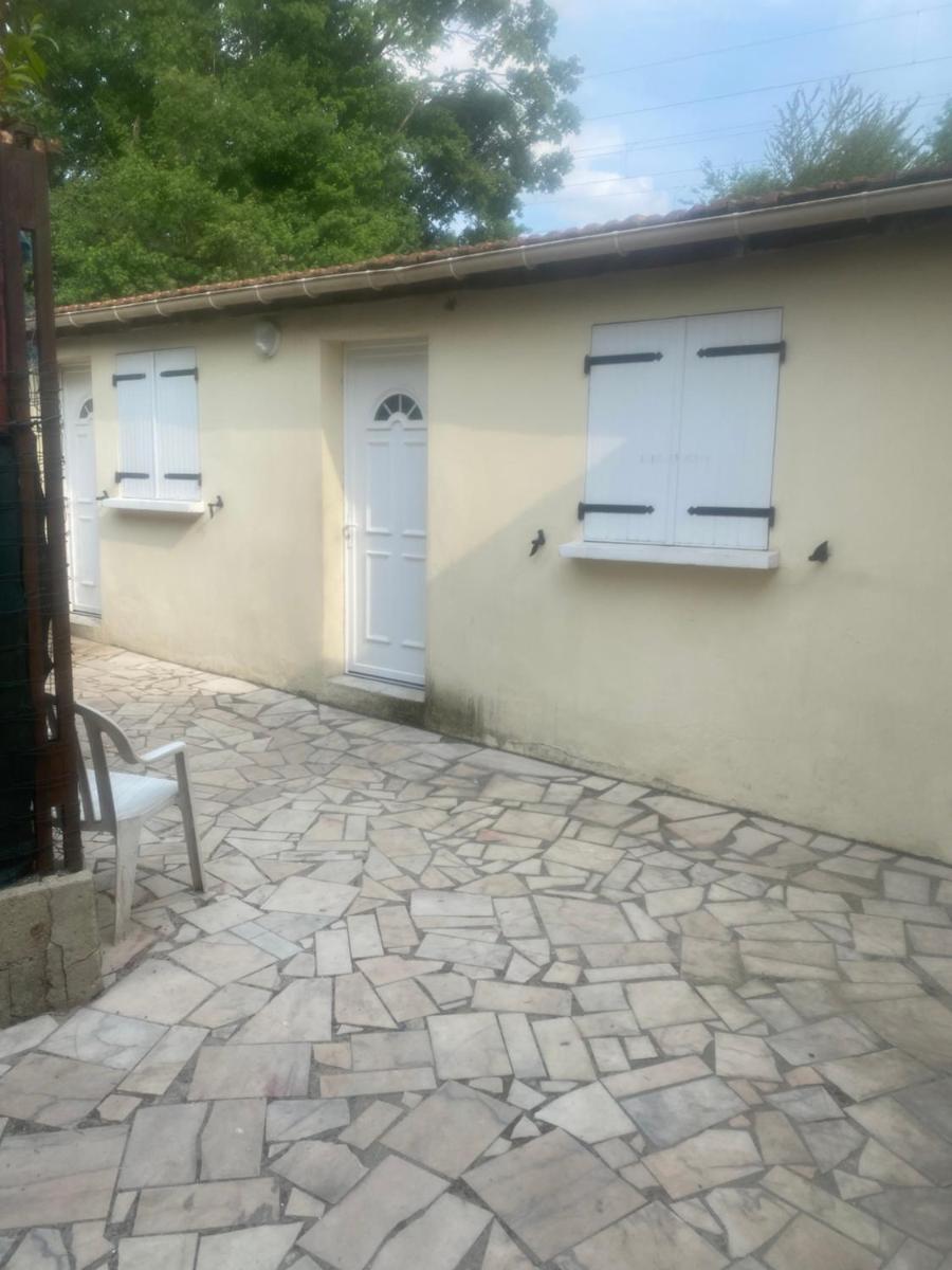 Charming 1-Bed Apartment 20 mins to Paris by train - Housity