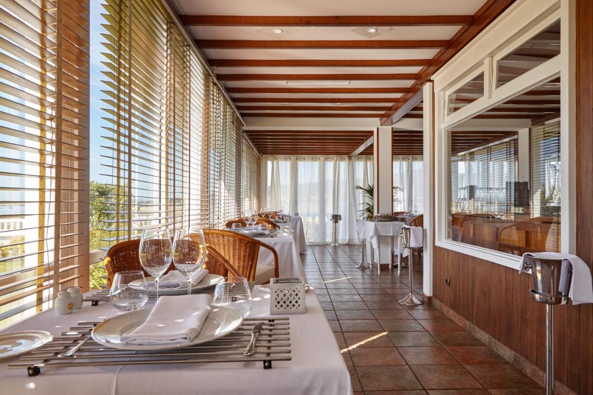 Un restaurante o sitio para comer en Eurostars Gran Hotel La Toja