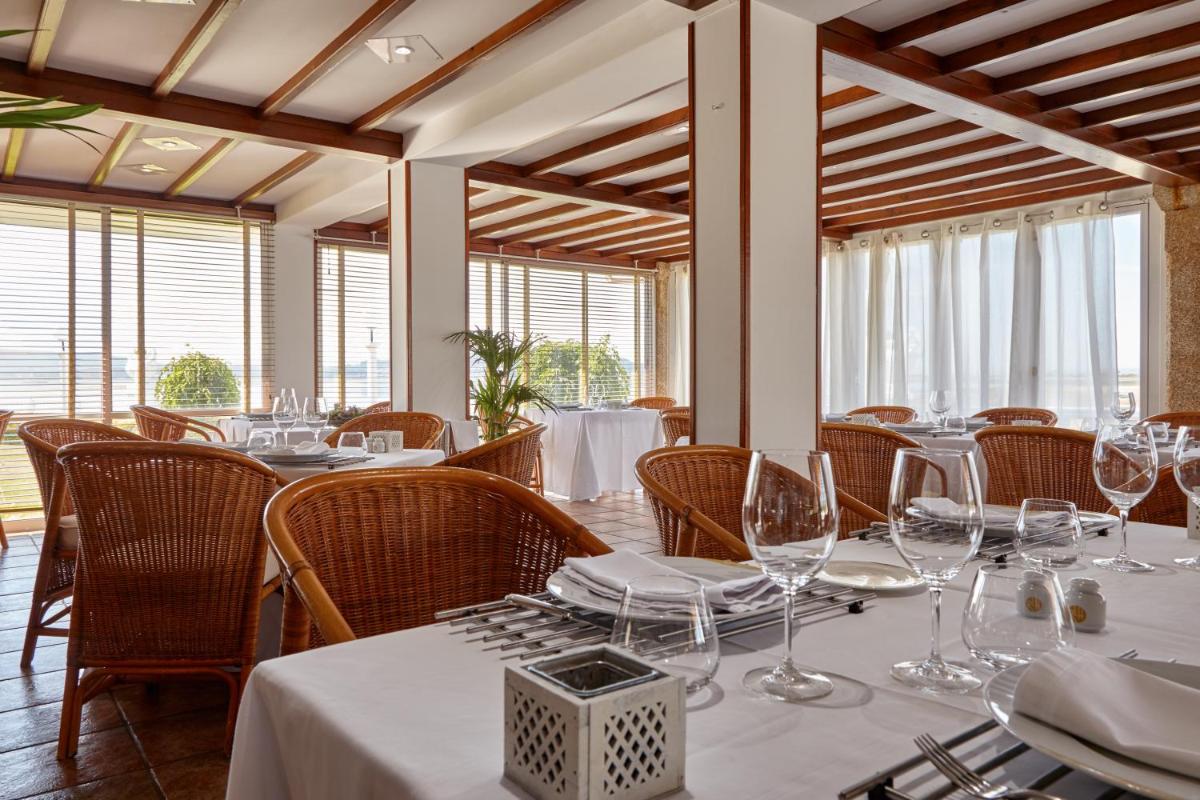 Un restaurante o sitio para comer en Eurostars Gran Hotel La Toja