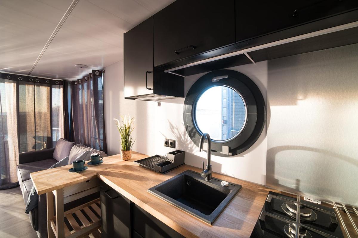 HouseBoat Long pływający apartament Wodna Osada - Housity