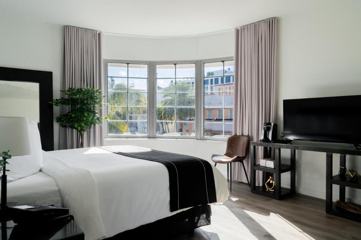 Essex House Hotel - Housity