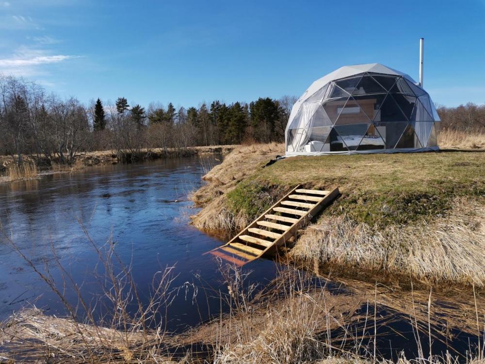 Dome house with free sauna by the river - Housity