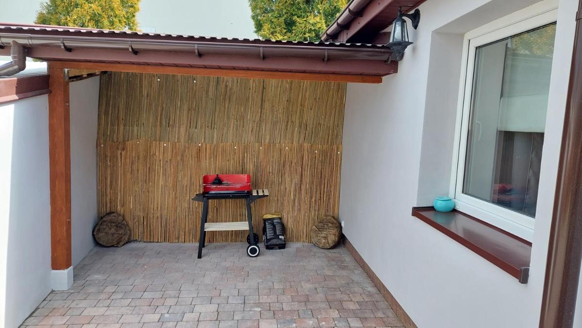 Domek z ogródkiem - sauna dla gości - Housity