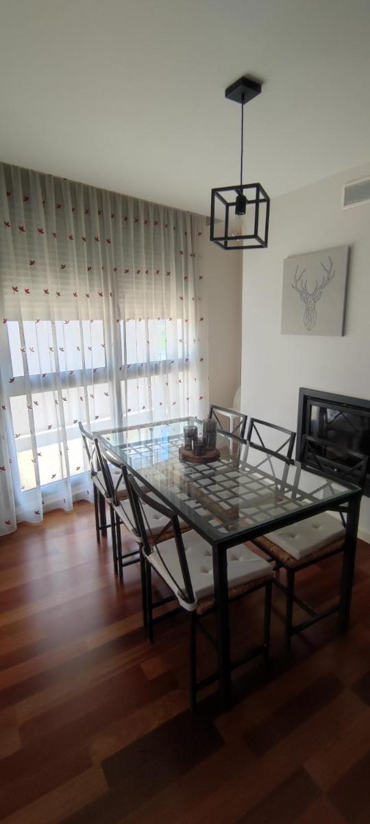 Apartamento Sabiñanigo Las Margas Pirineos, golf y piscina - Housity