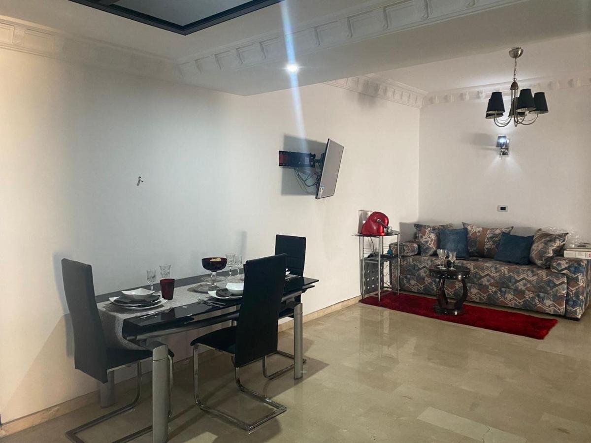 Apartment with Terrace - Housity