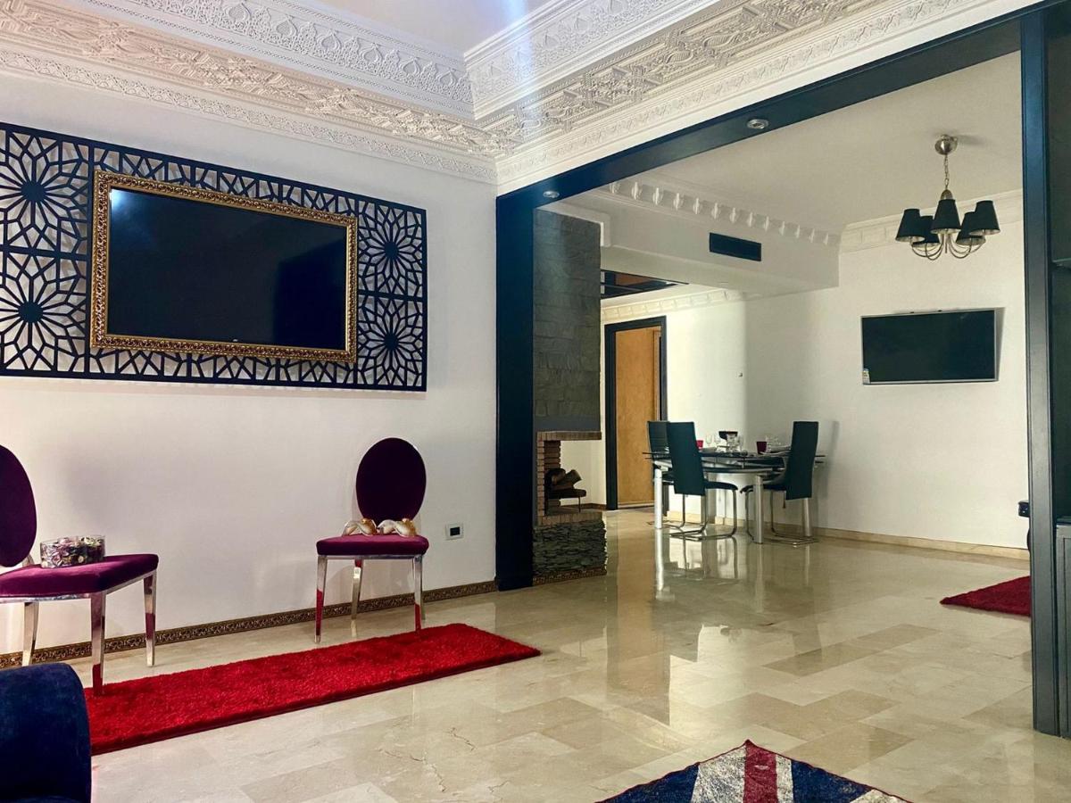 Apartment with Terrace - Housity